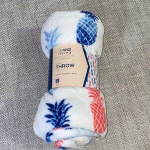 Real Living Pineapple Fleece Throw